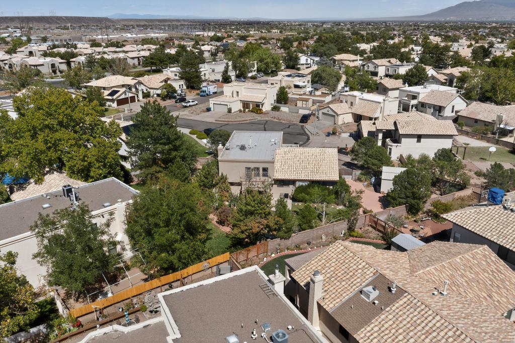 1805 BASSWOOD Court NW