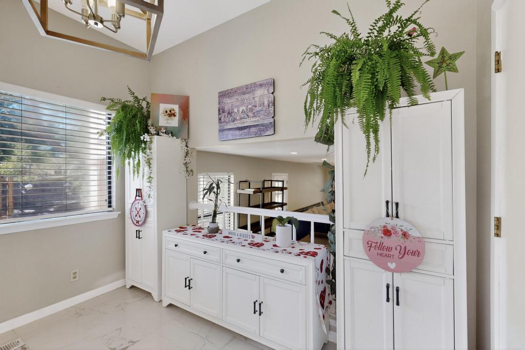 1805 BASSWOOD Court NW