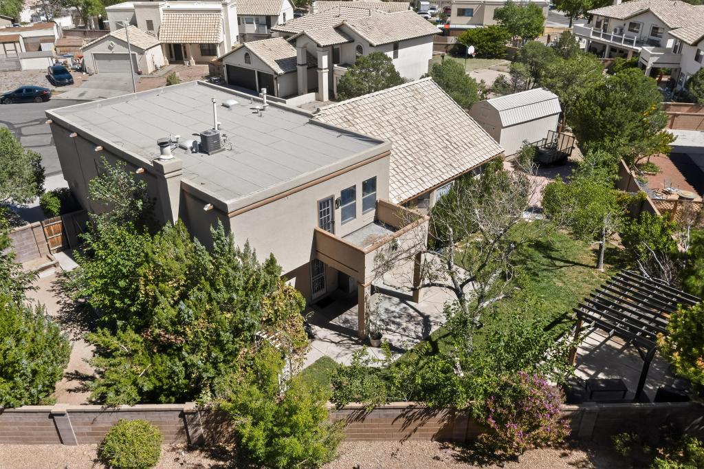 1805 BASSWOOD Court NW