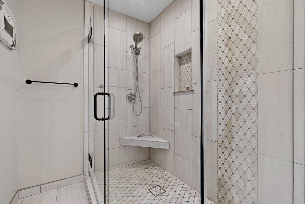 1805 BASSWOOD Court NW