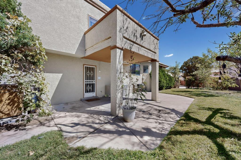 1805 BASSWOOD Court NW