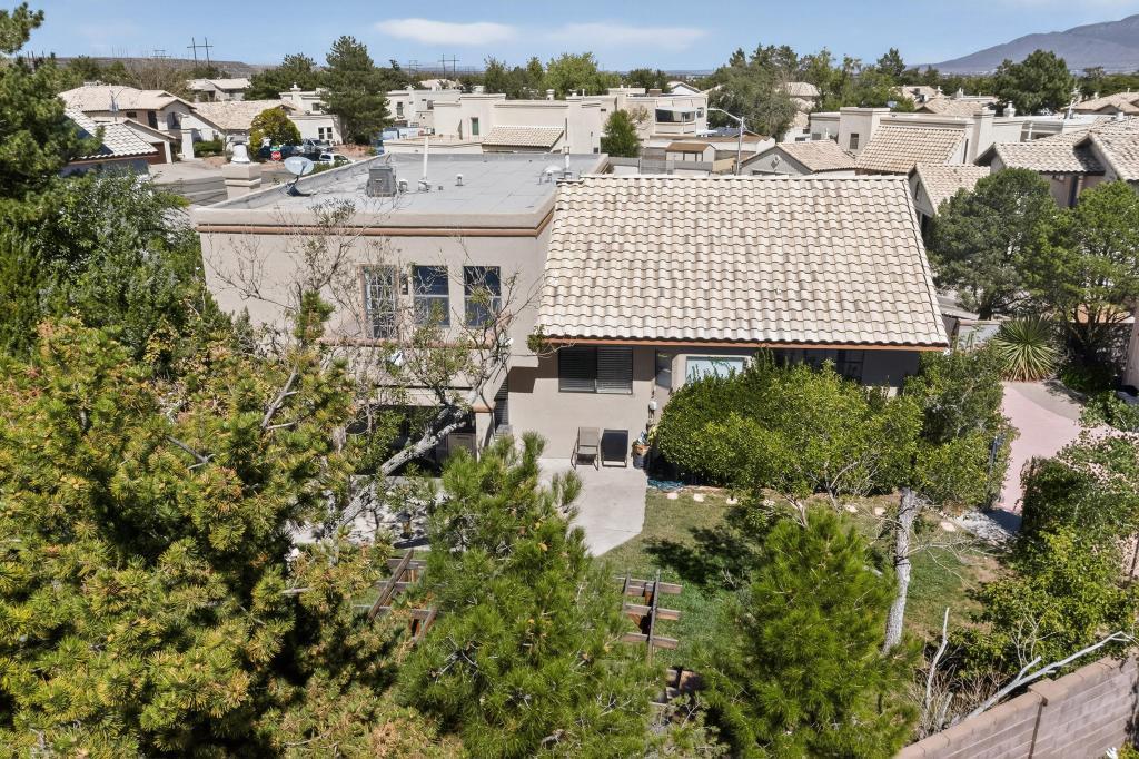 1805 BASSWOOD Court NW