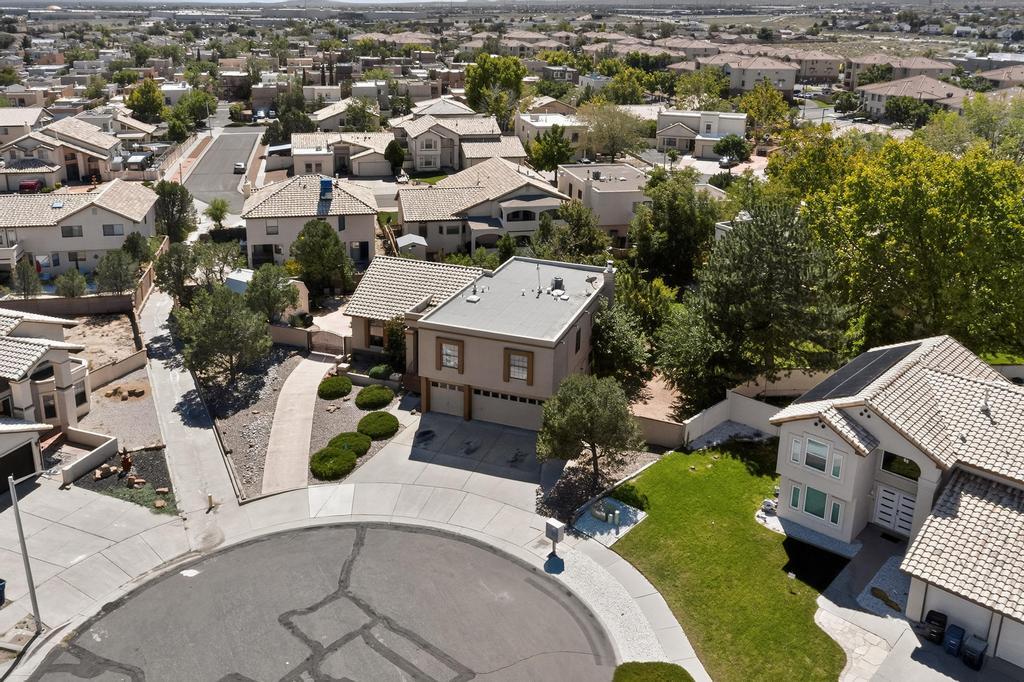 1805 BASSWOOD Court NW