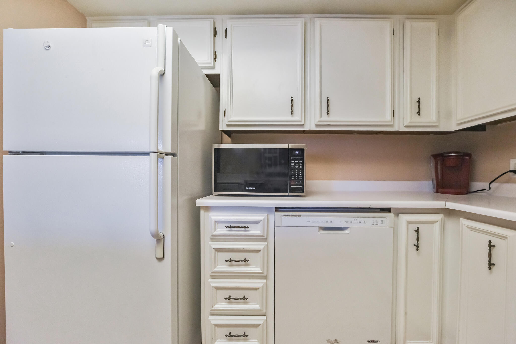 901 COUNTRY CLUB Drive SE E