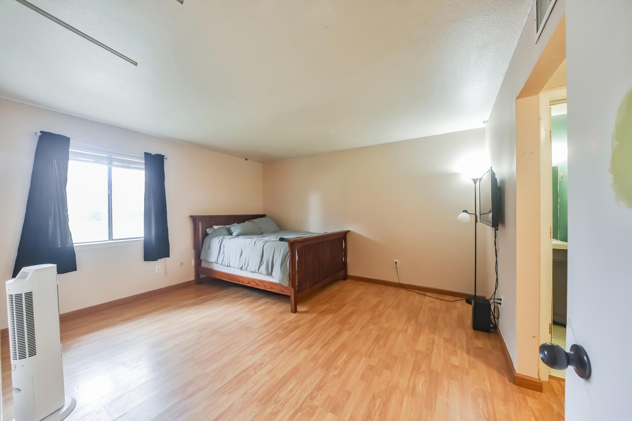 901 COUNTRY CLUB Drive SE E