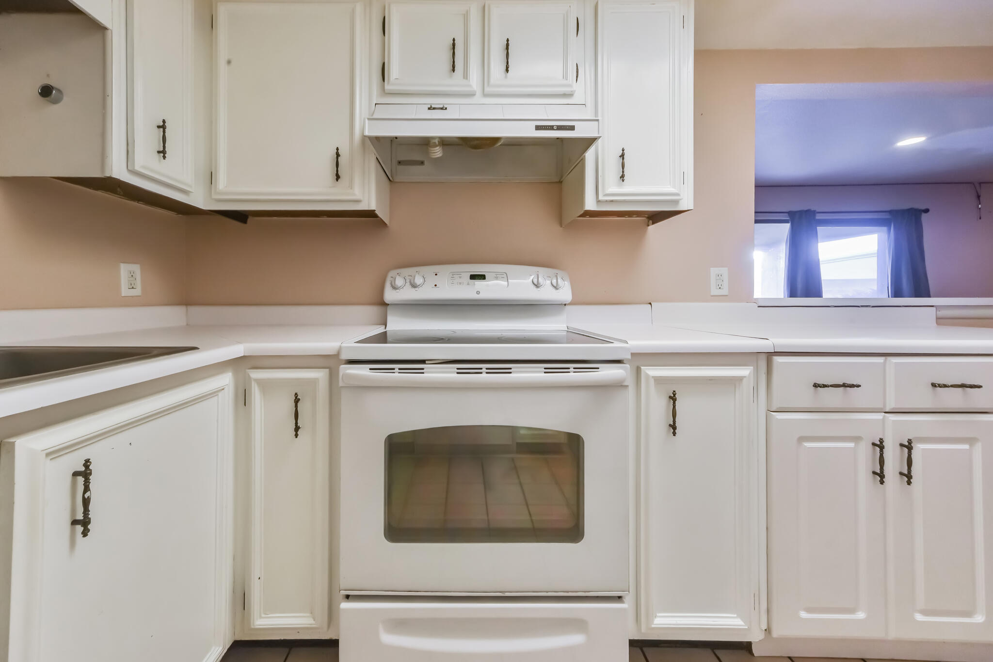 901 COUNTRY CLUB Drive SE E