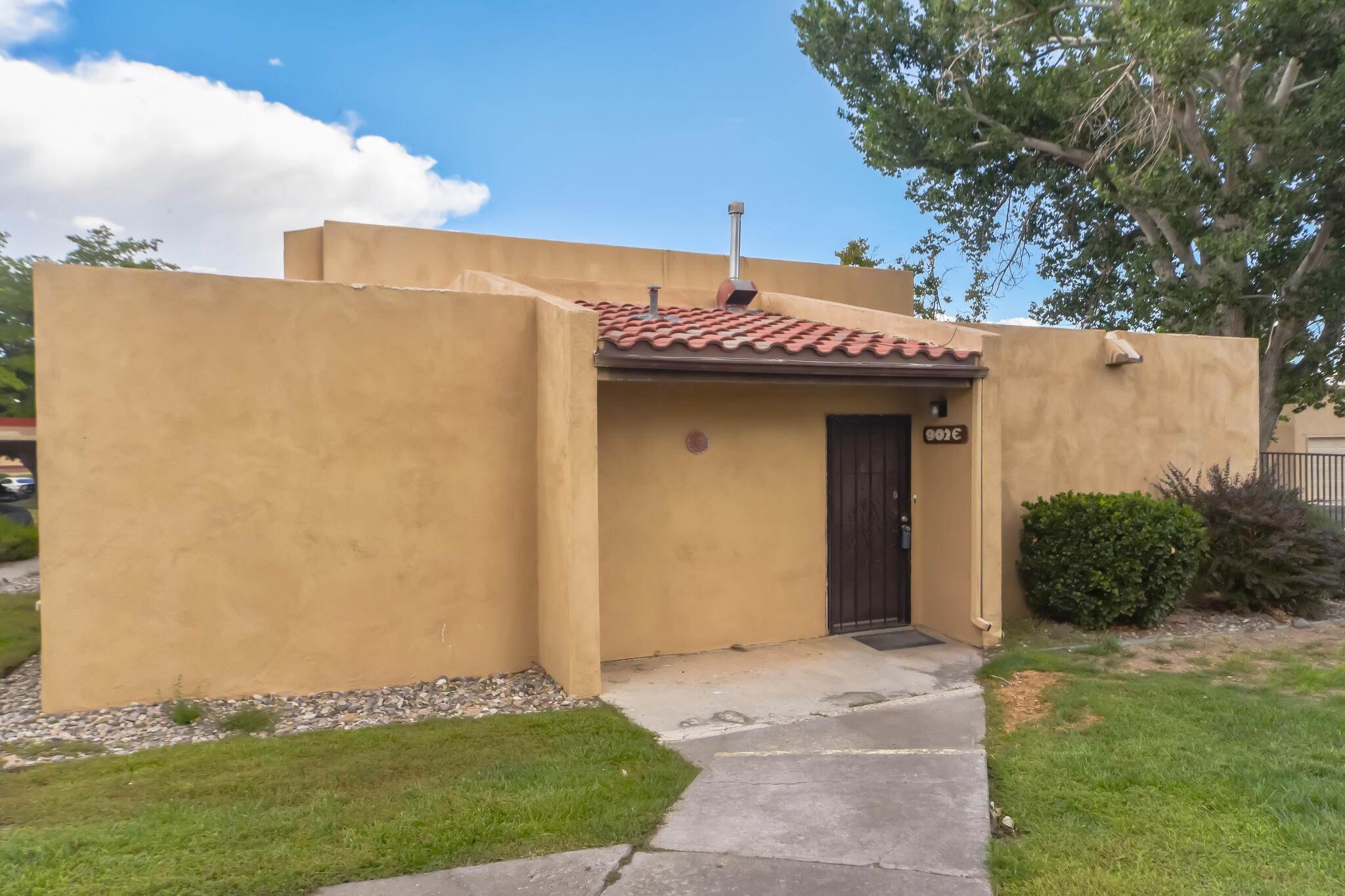 901 COUNTRY CLUB Drive SE E