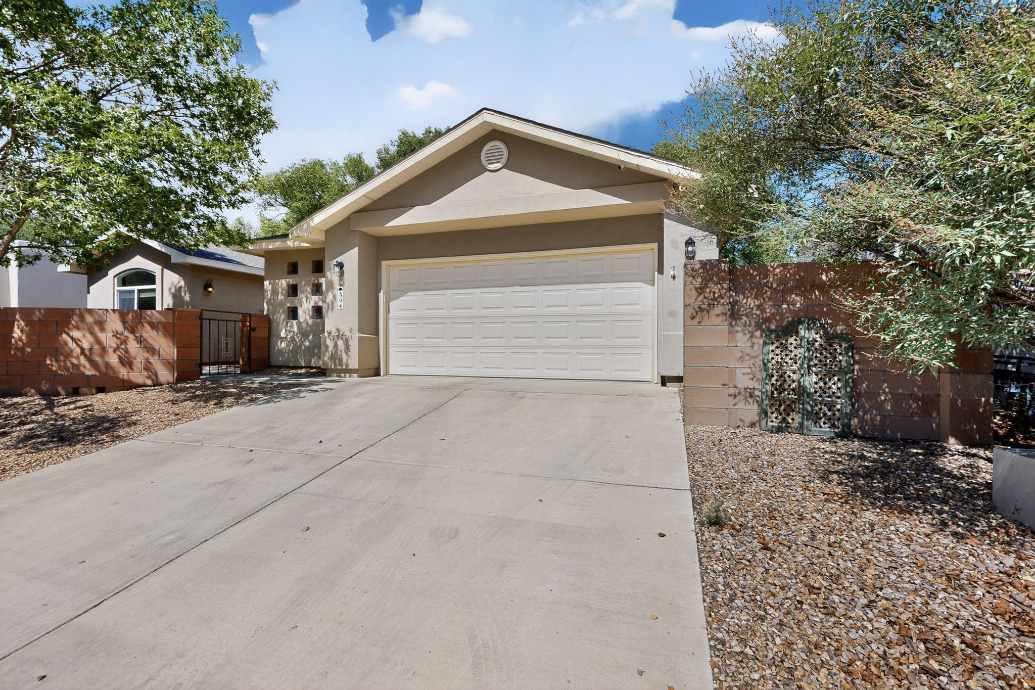 304 CALLE EVANGELINE