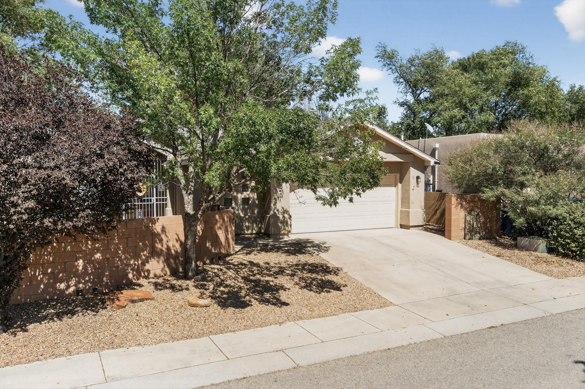 304 CALLE EVANGELINE