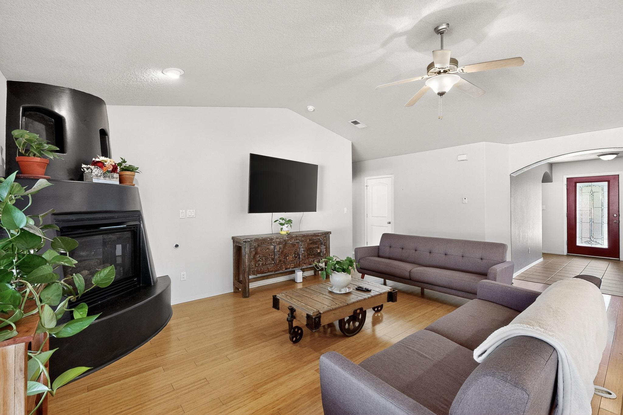 304 CALLE EVANGELINE