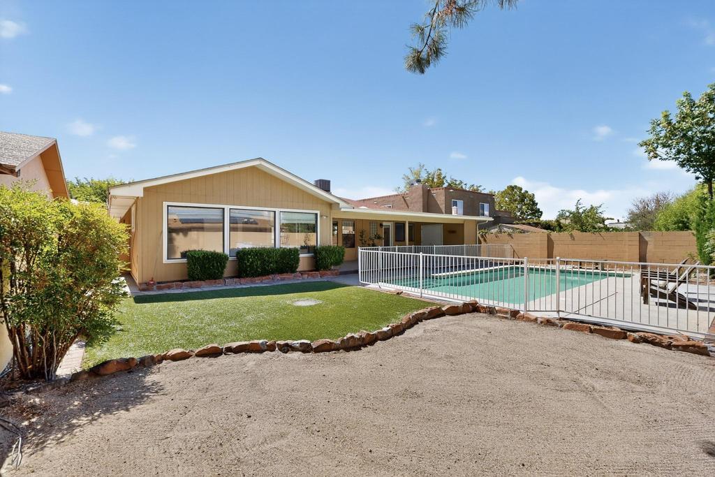 6960 CHERRY HILLS Loop NE