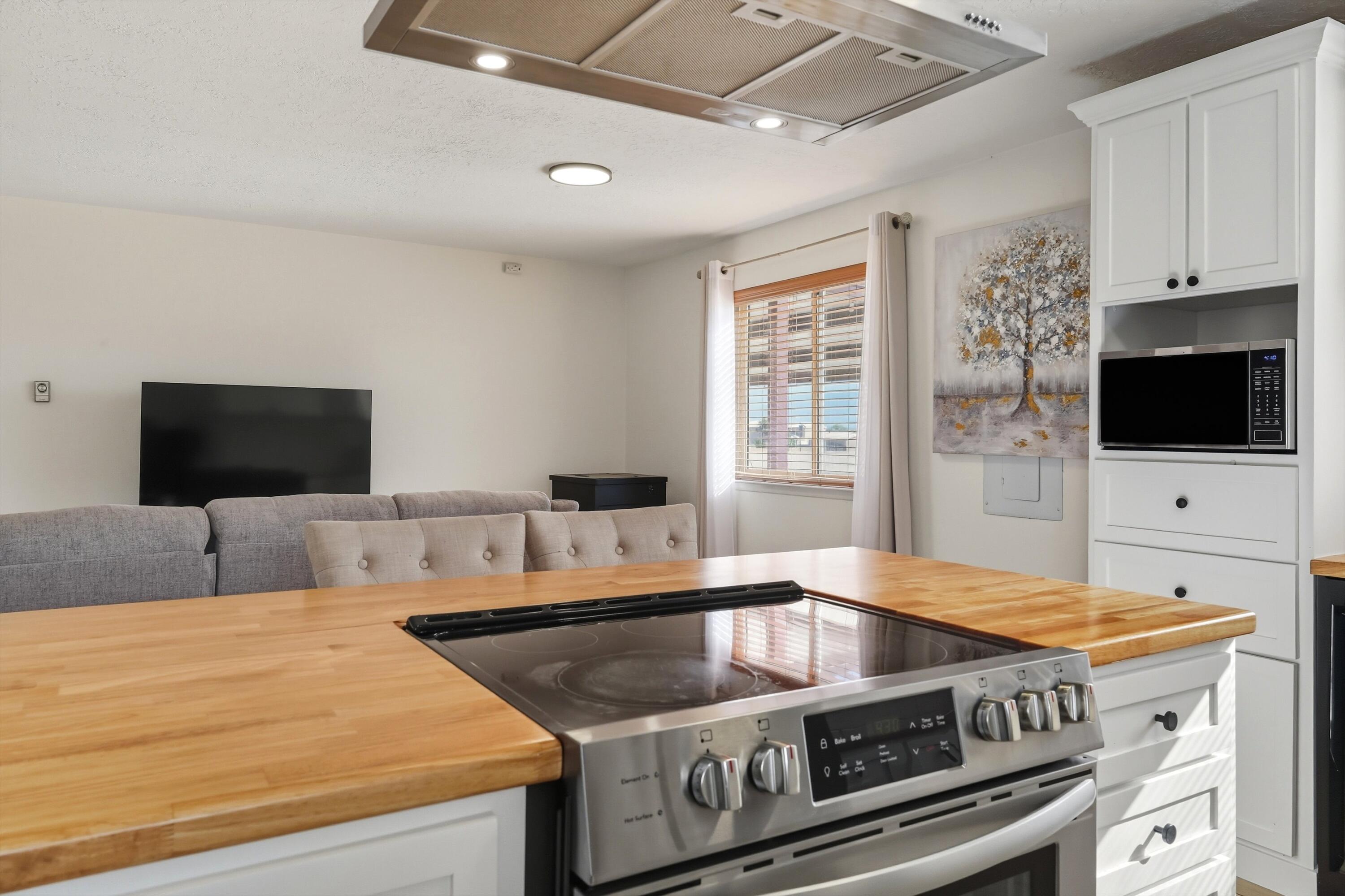 6704 Johniece Drive SW