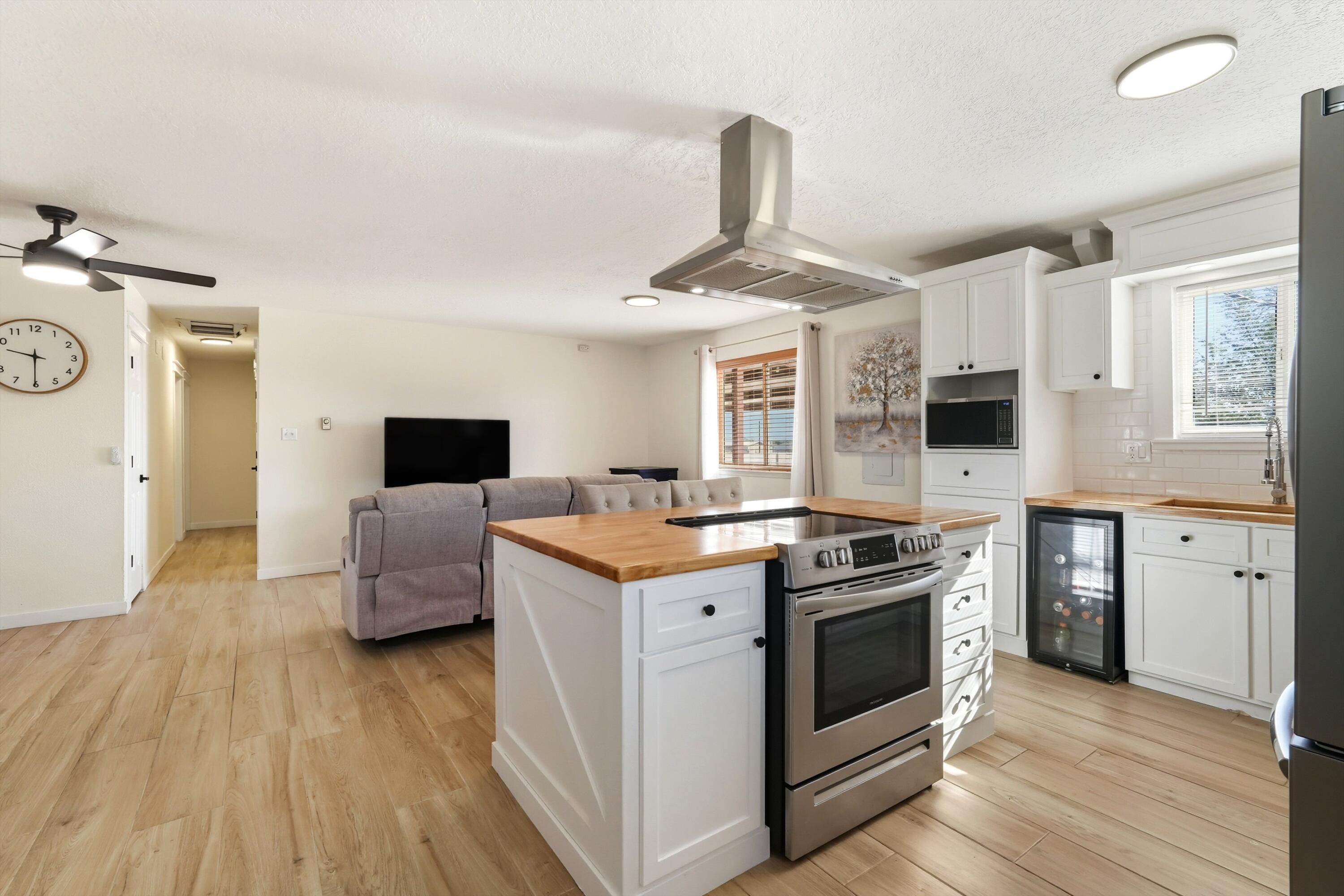 6704 Johniece Drive SW