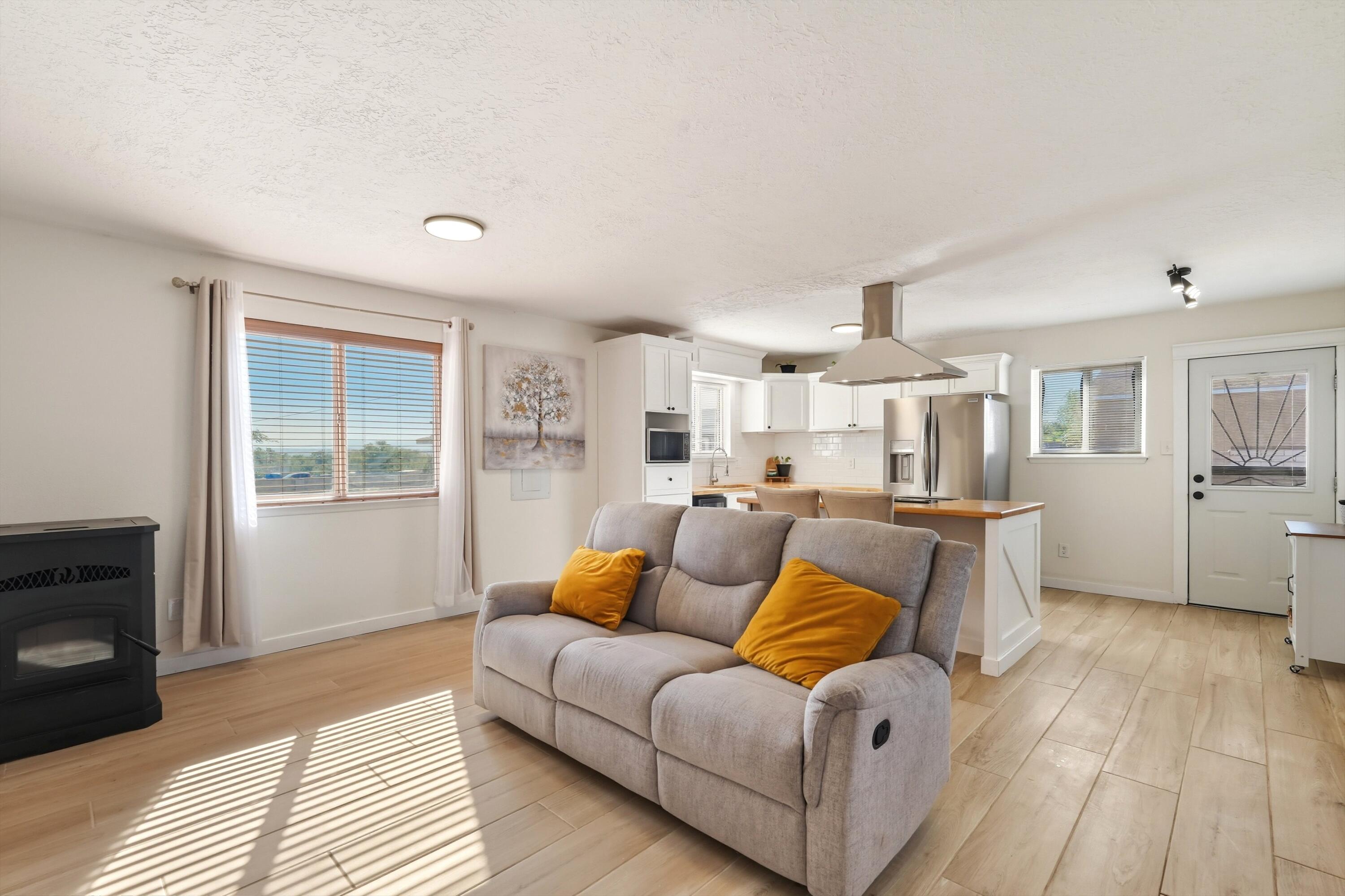 6704 Johniece Drive SW