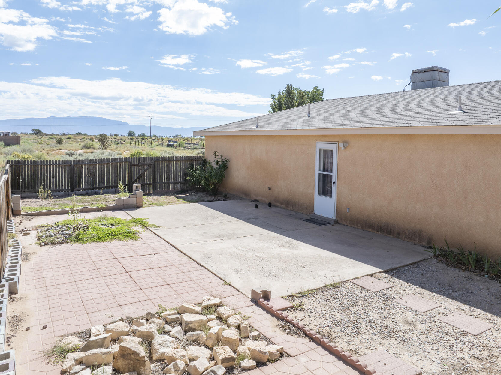 416 1ST Street SW