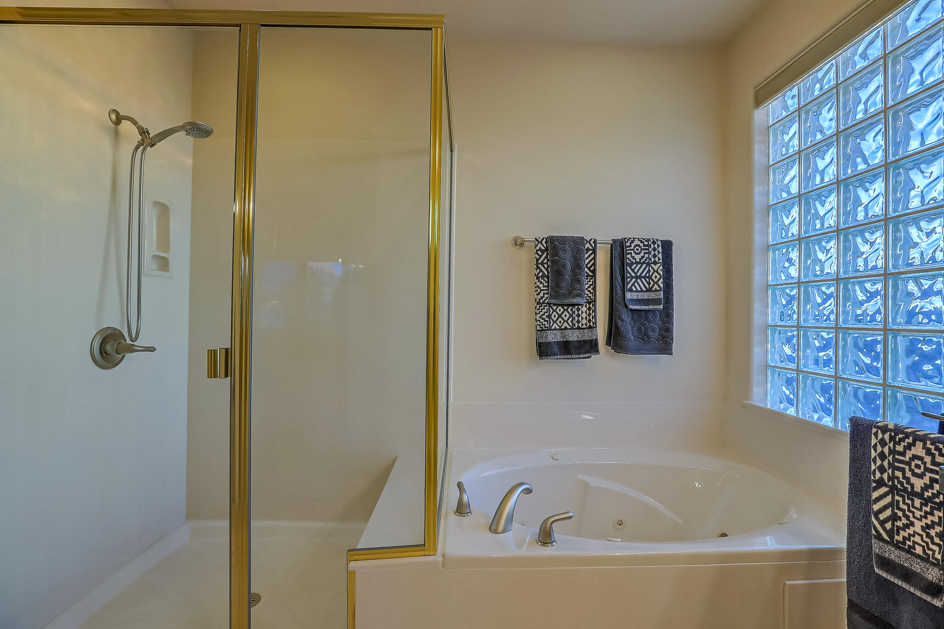 12612 DESERT MARIGOLD Lane NE