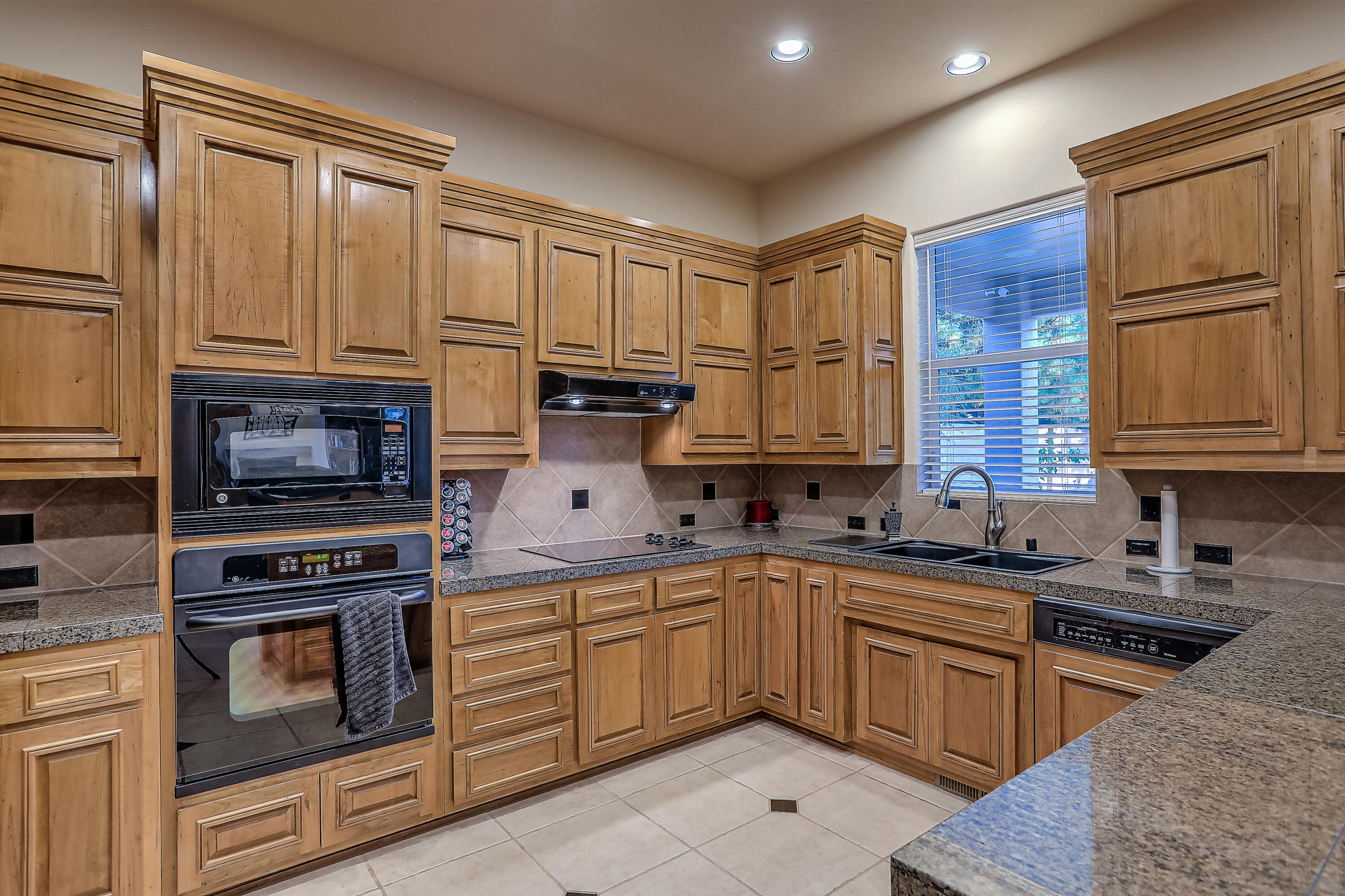 12612 DESERT MARIGOLD Lane NE