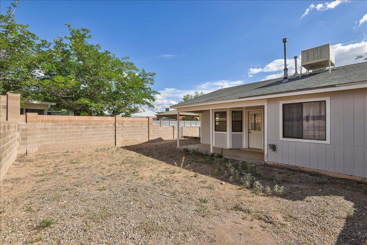 4815 PLATINUM Loop NE