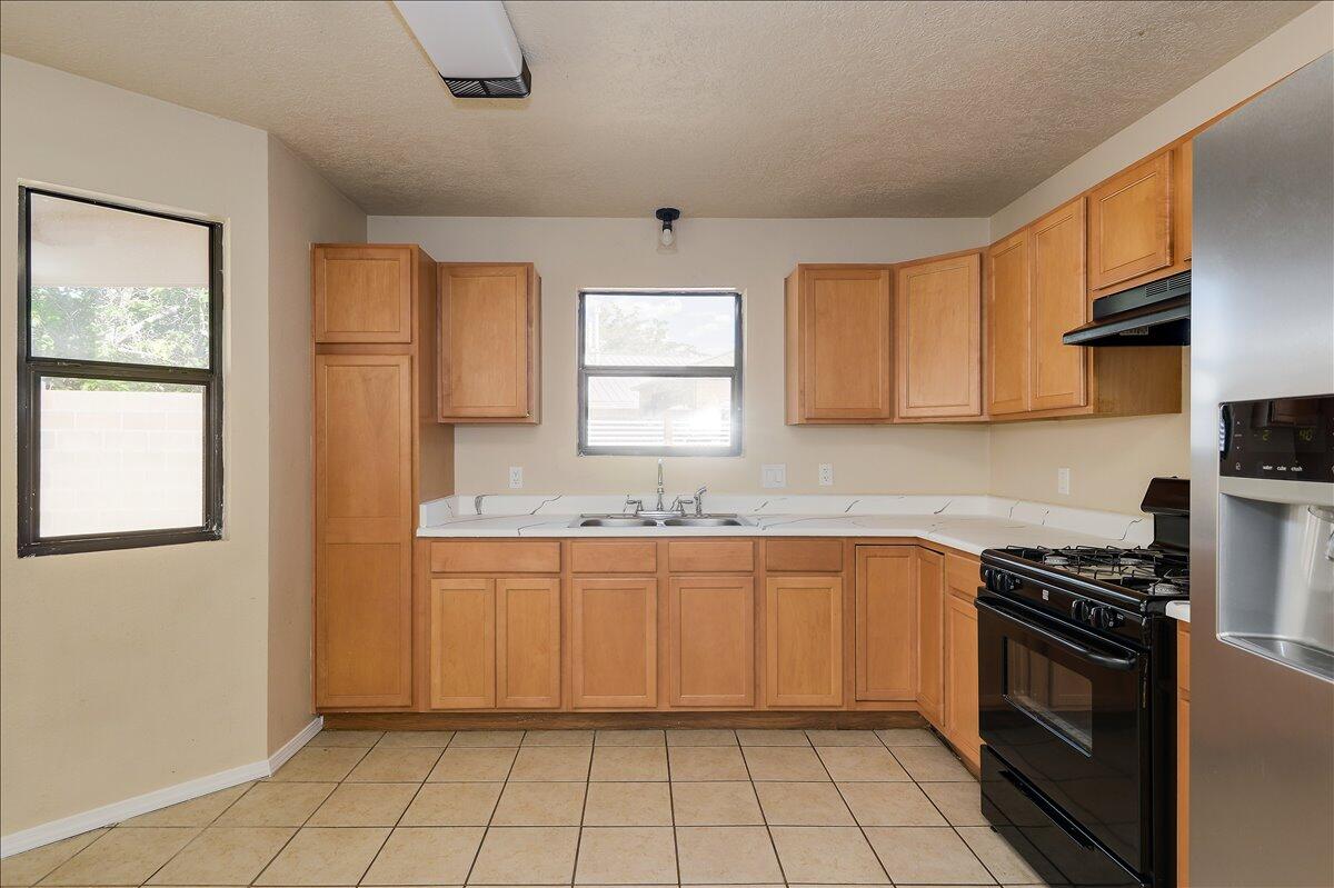 4815 PLATINUM Loop NE