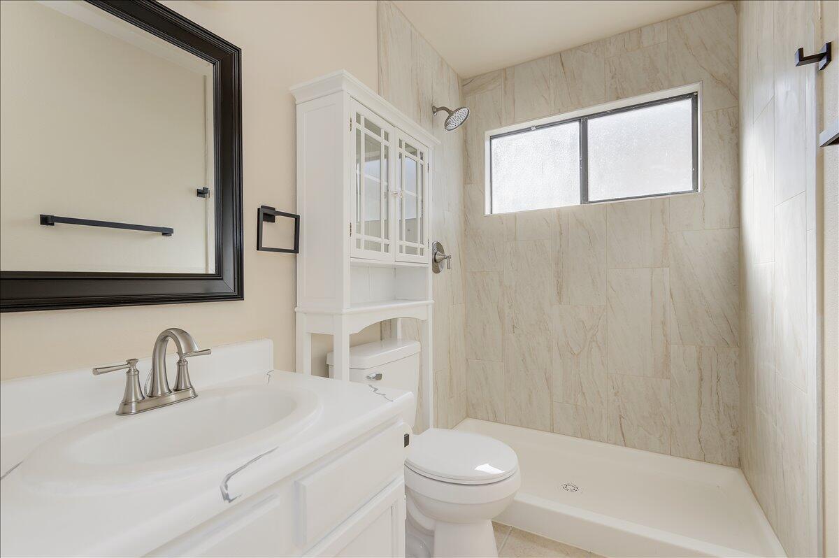 4815 PLATINUM Loop NE