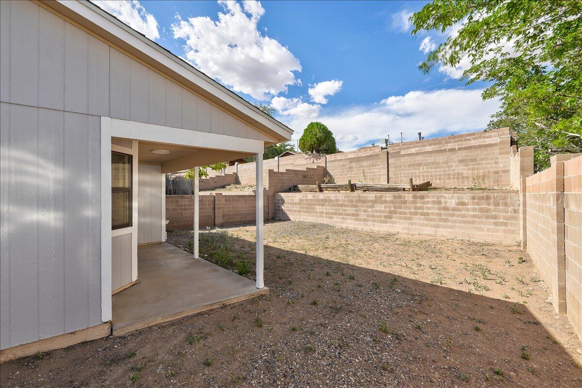 4815 PLATINUM Loop NE