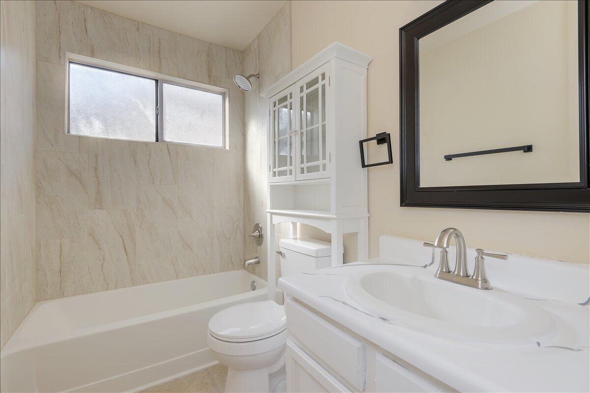 4815 PLATINUM Loop NE