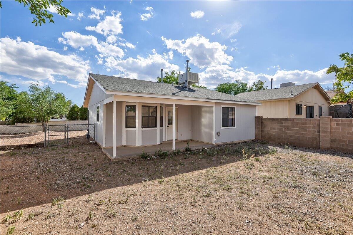 4815 PLATINUM Loop NE