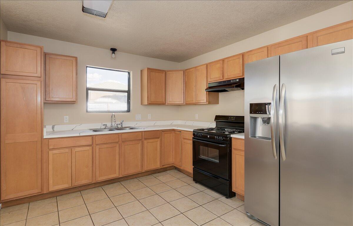 4815 PLATINUM Loop NE