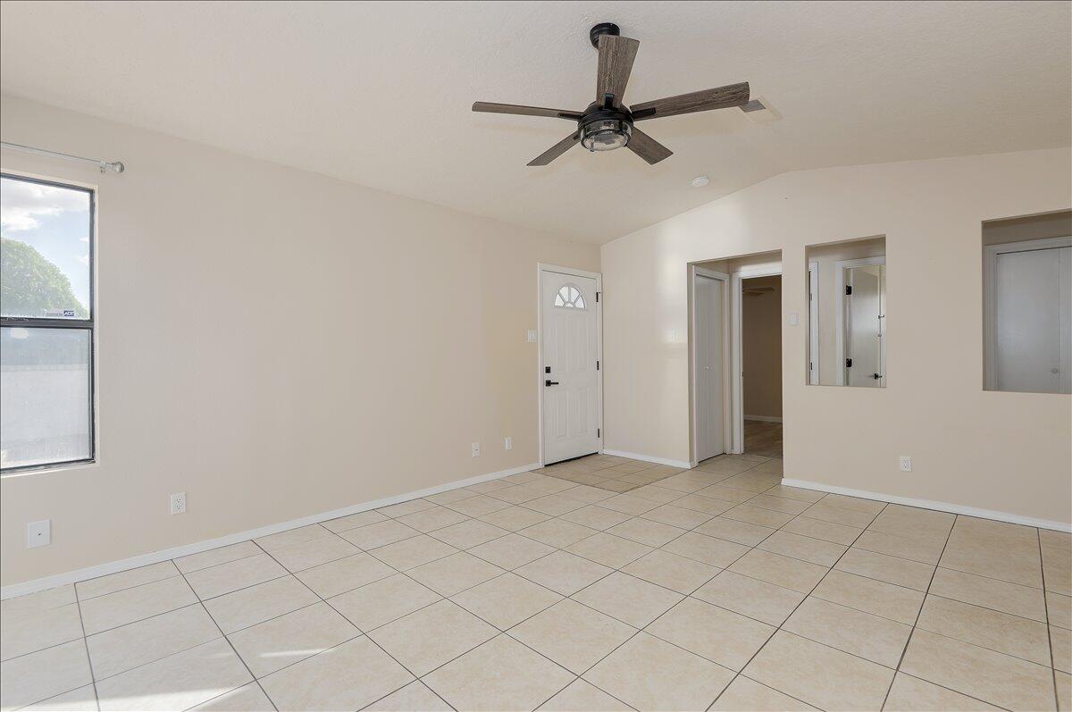 4815 PLATINUM Loop NE