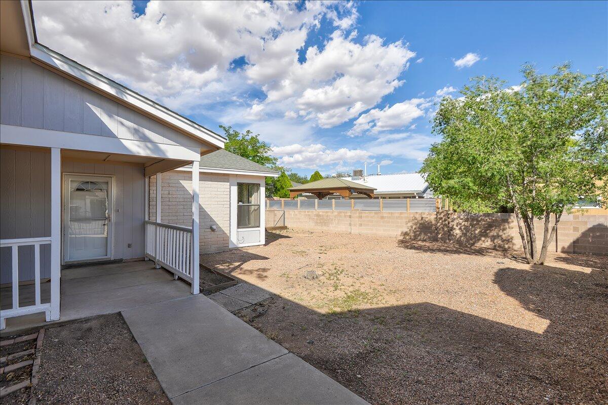 4815 PLATINUM Loop NE