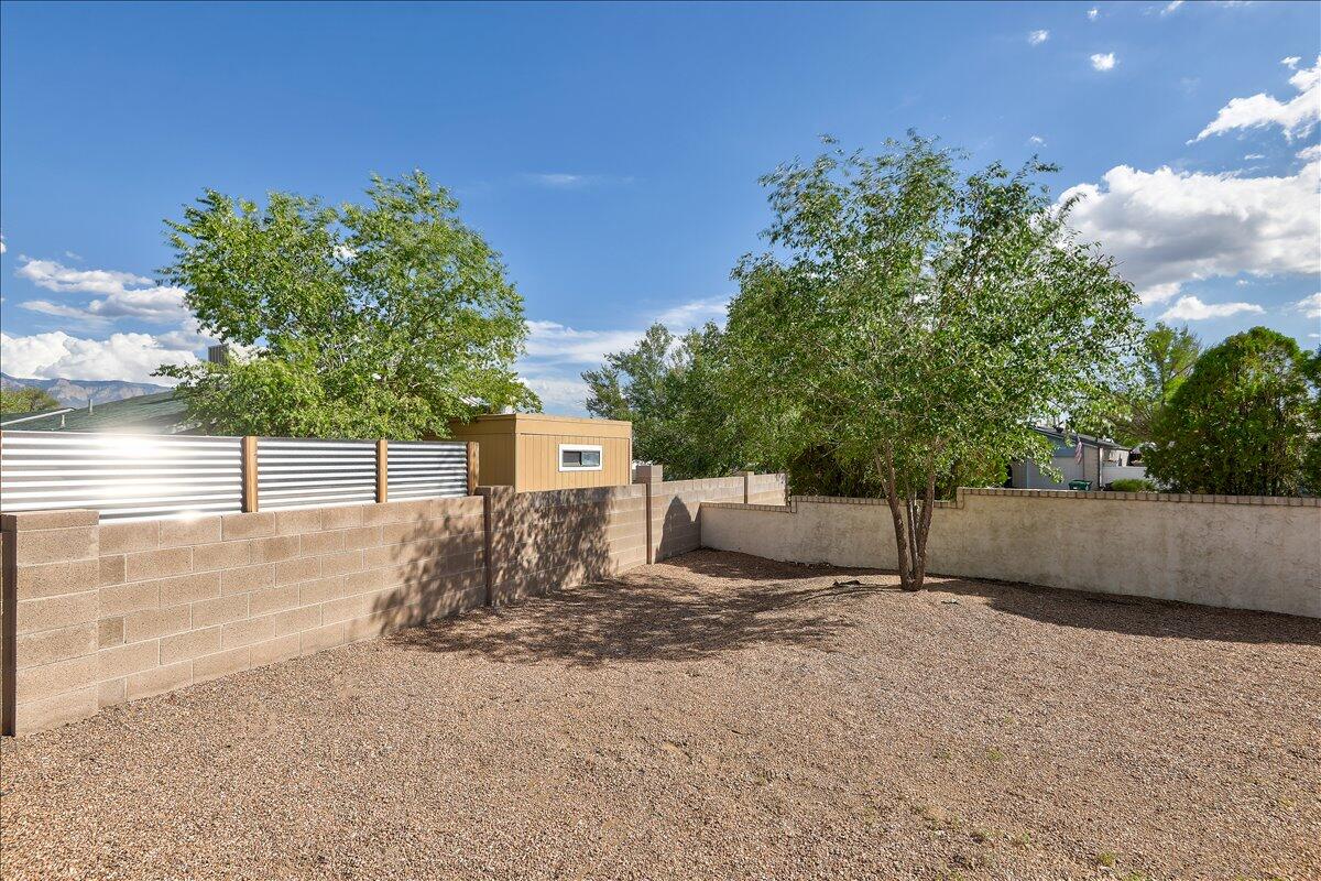 4815 PLATINUM Loop NE