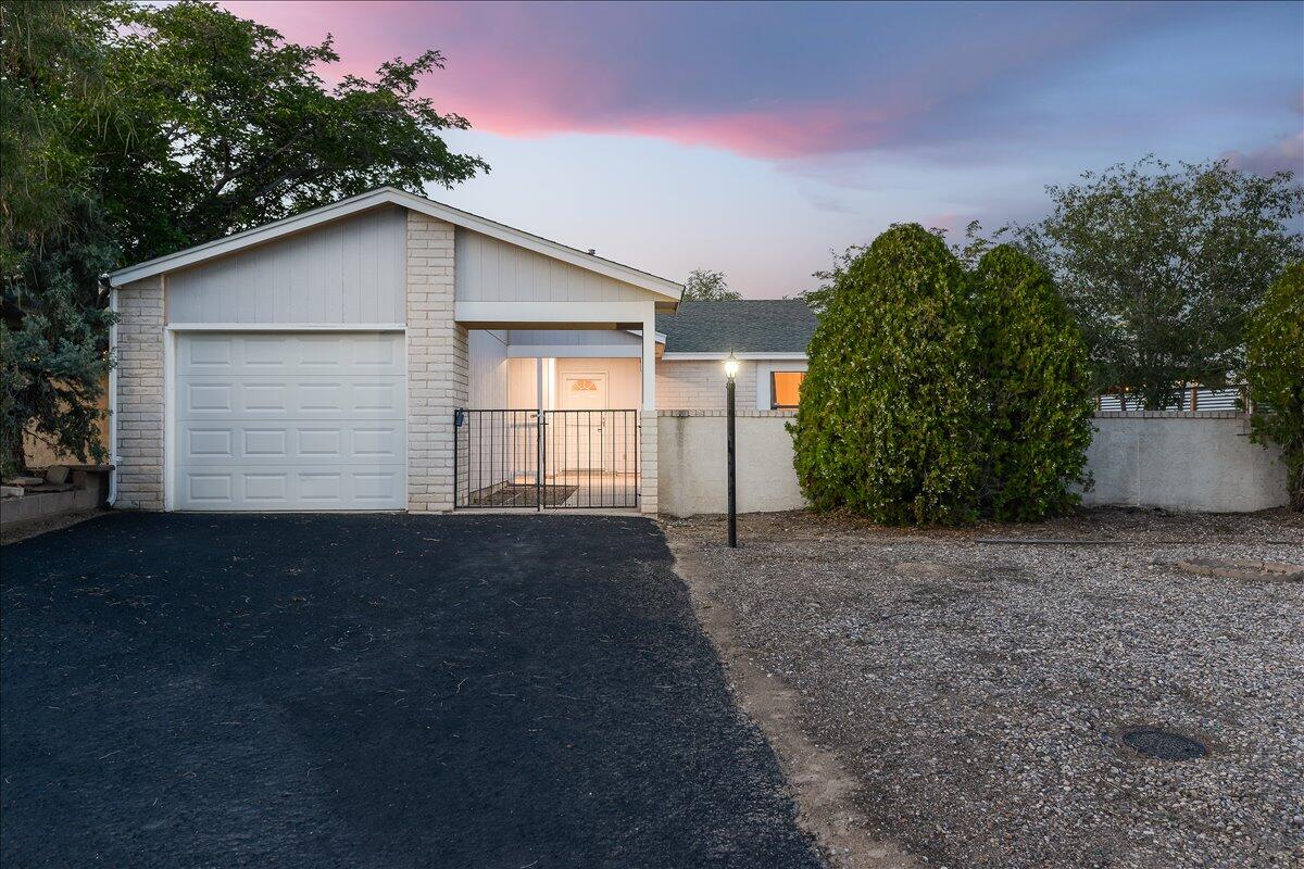 4815 PLATINUM Loop NE