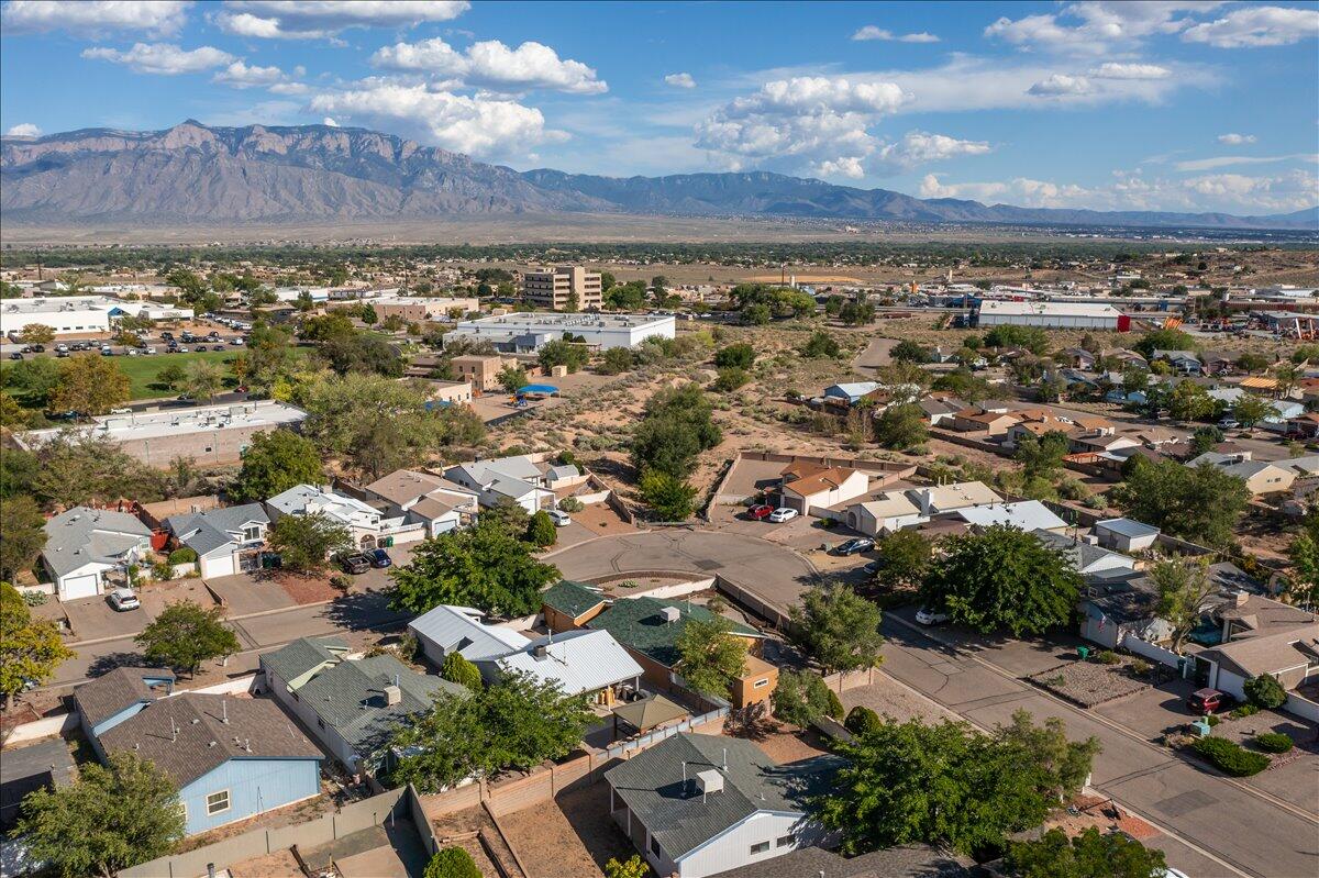 4815 PLATINUM Loop NE