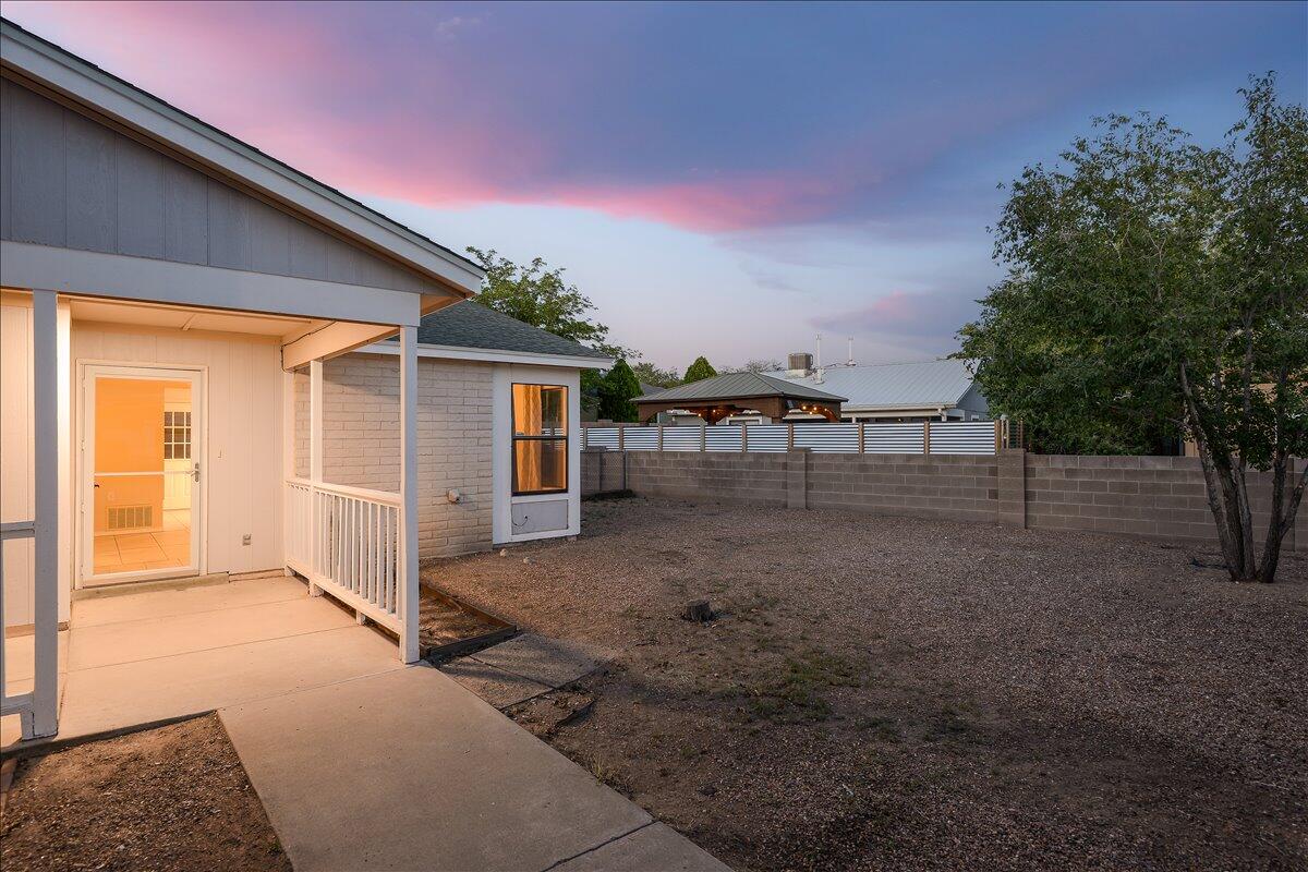 4815 PLATINUM Loop NE