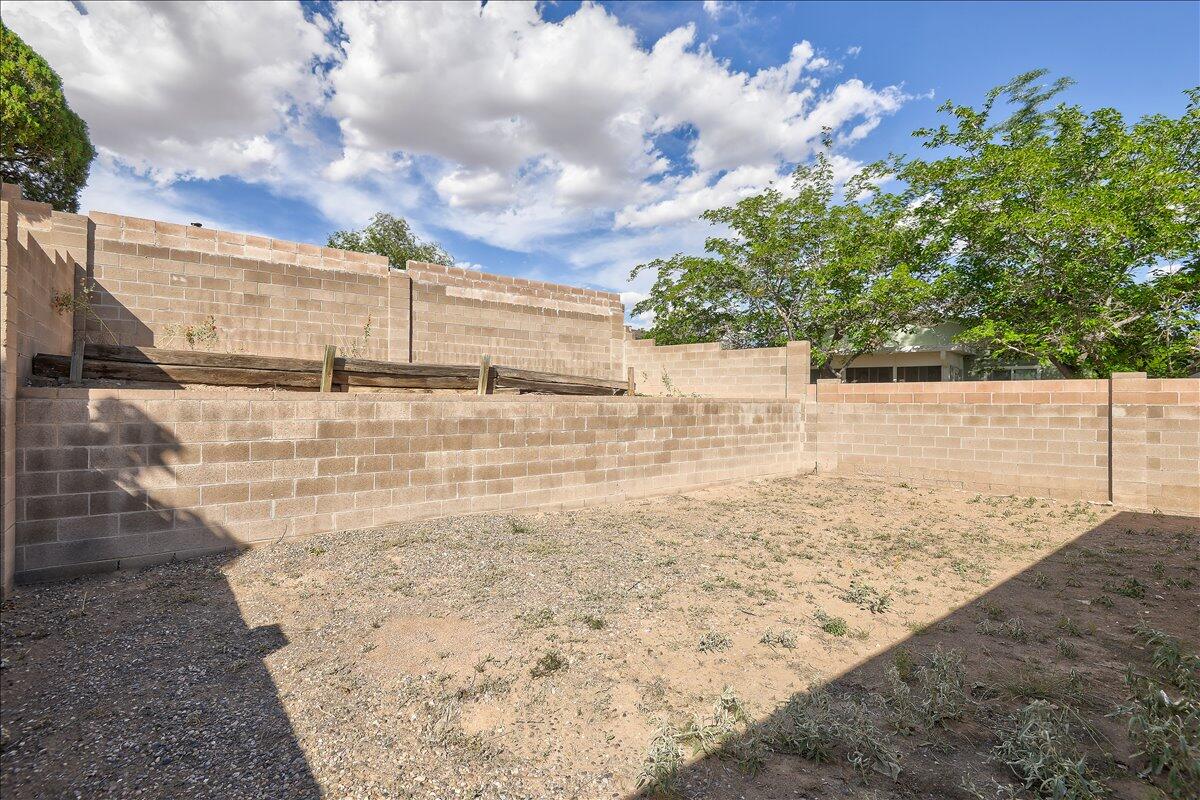 4815 PLATINUM Loop NE