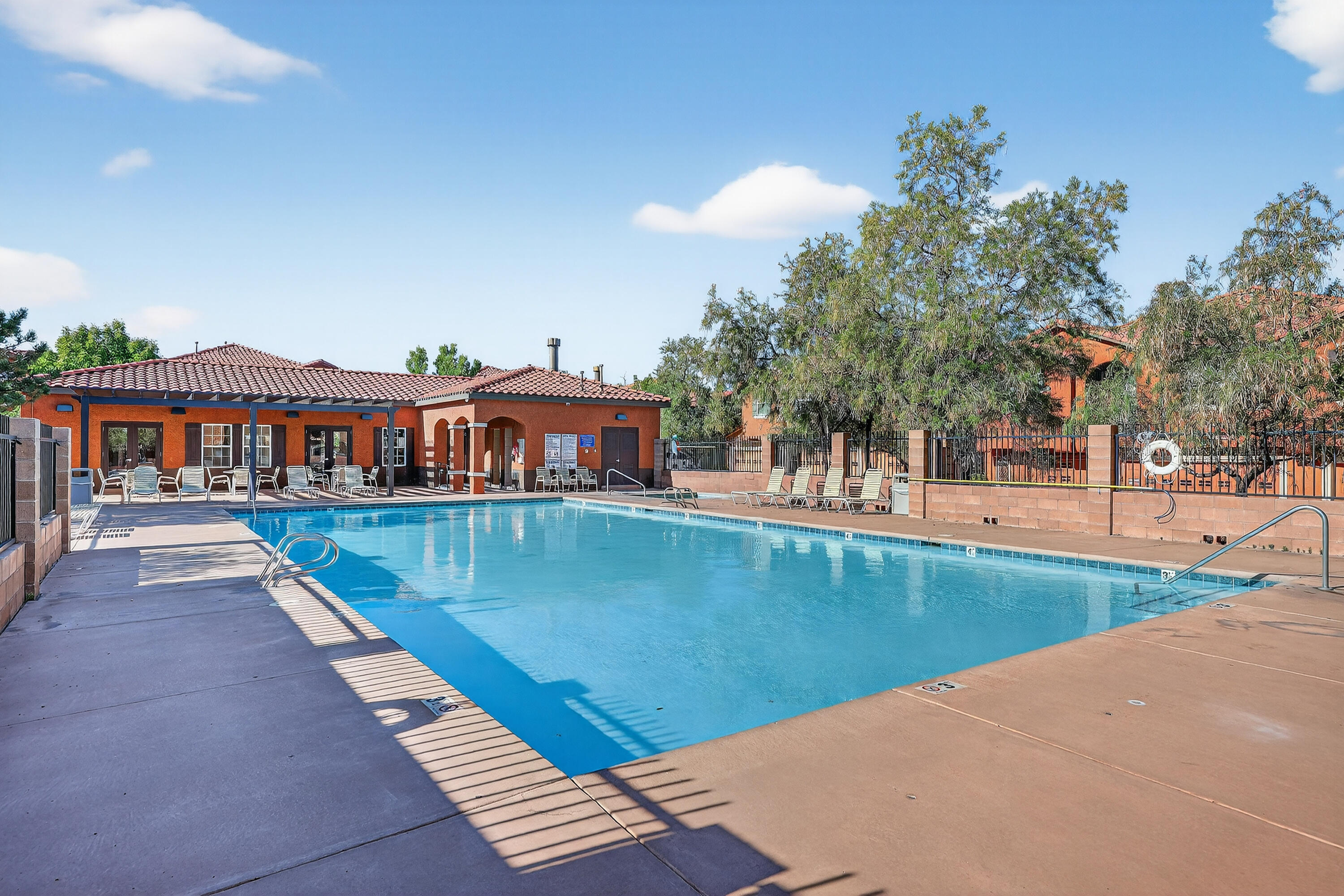 601 Menaul Boulevard NE 2106