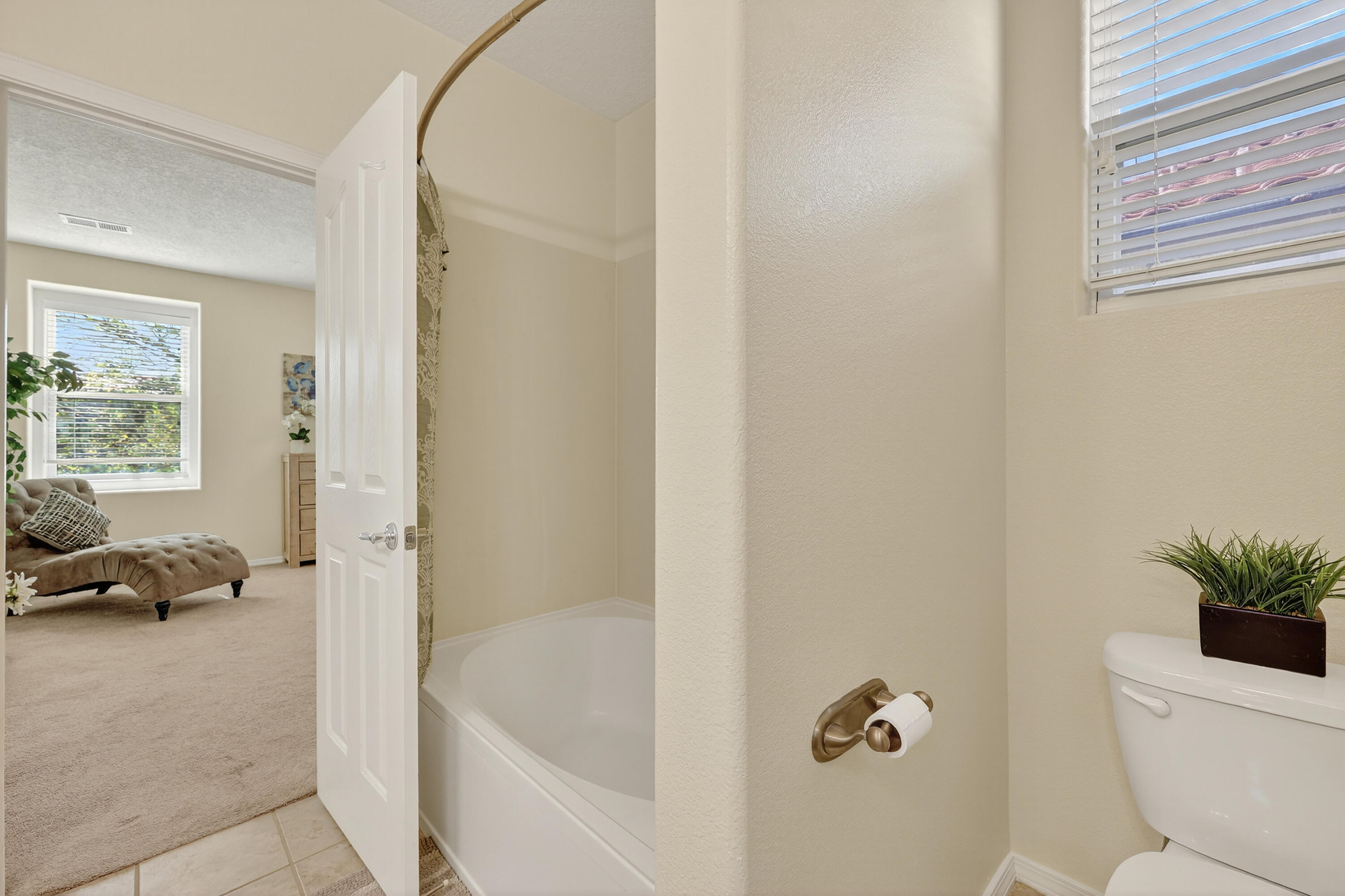 601 Menaul Boulevard NE 2106