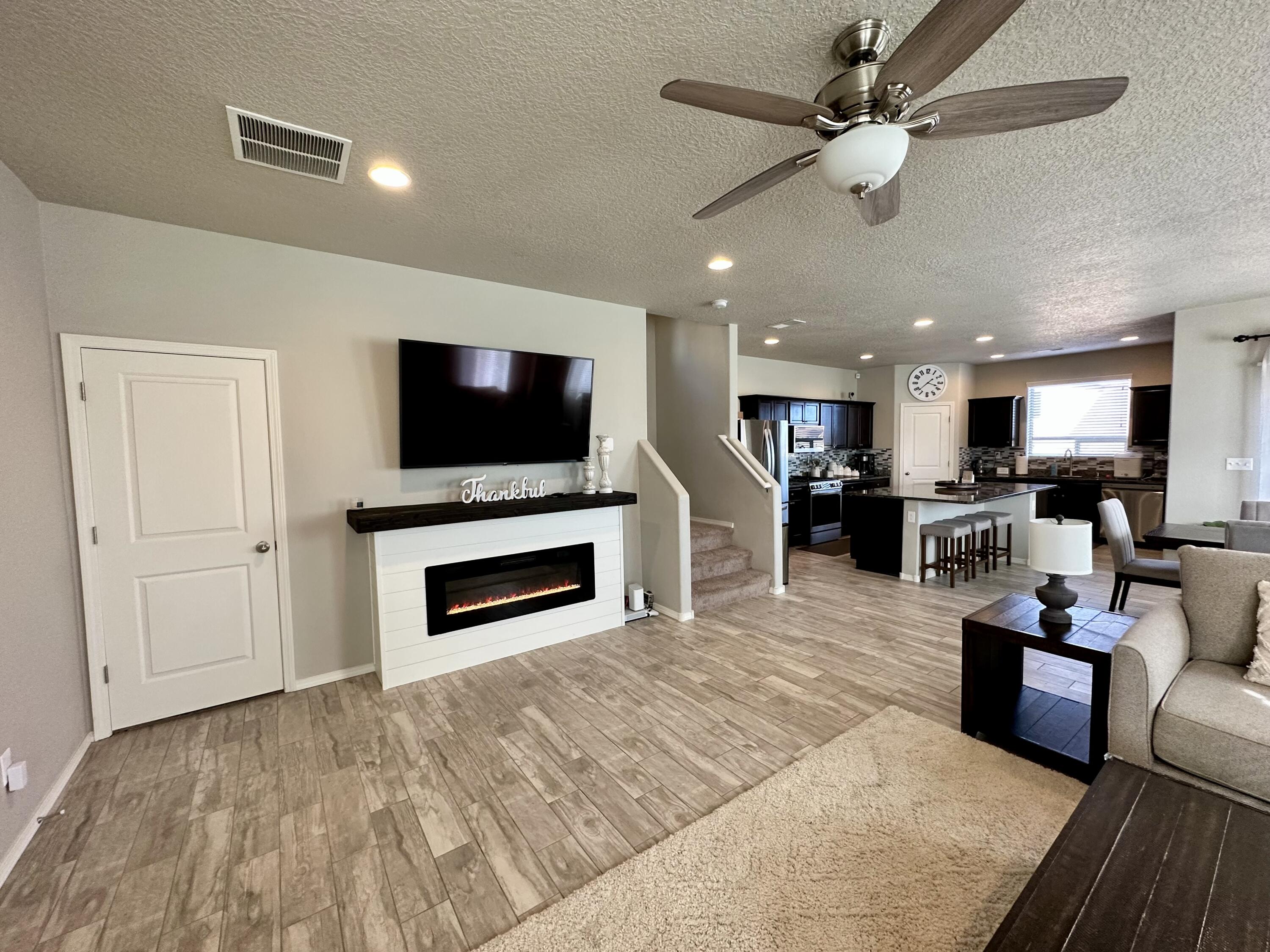 1920 SUMMER BREEZE Drive NW