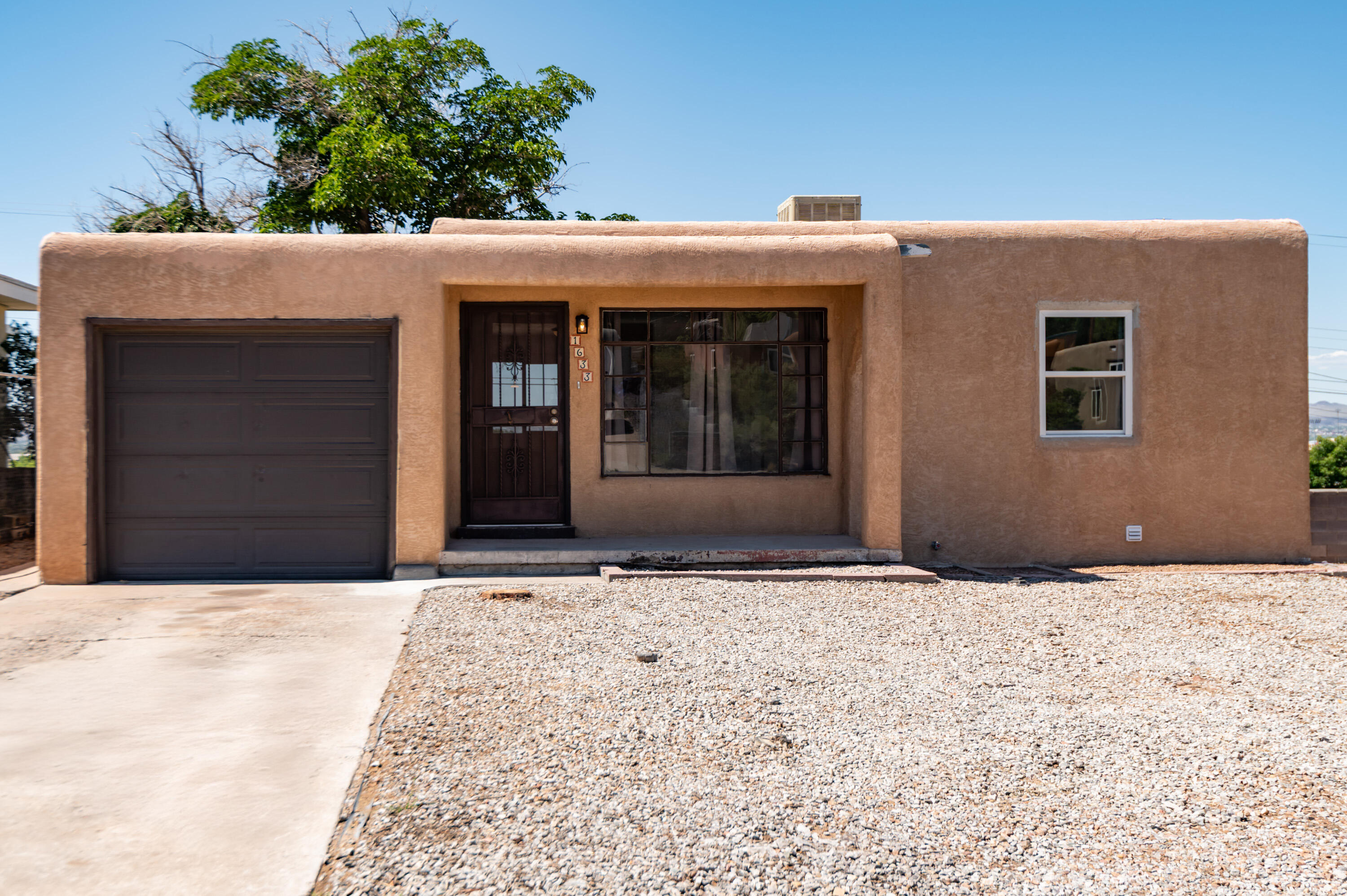 1633 CORNELL Drive SE