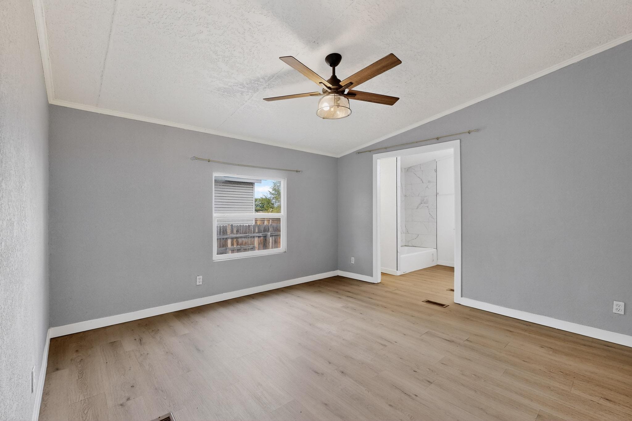 1152 LOS NARDOS Drive SE