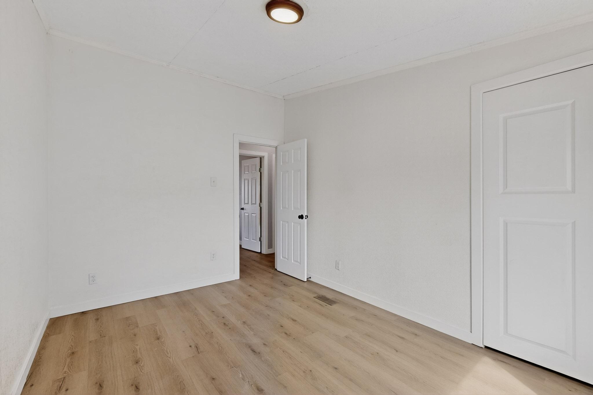 1152 LOS NARDOS Drive SE