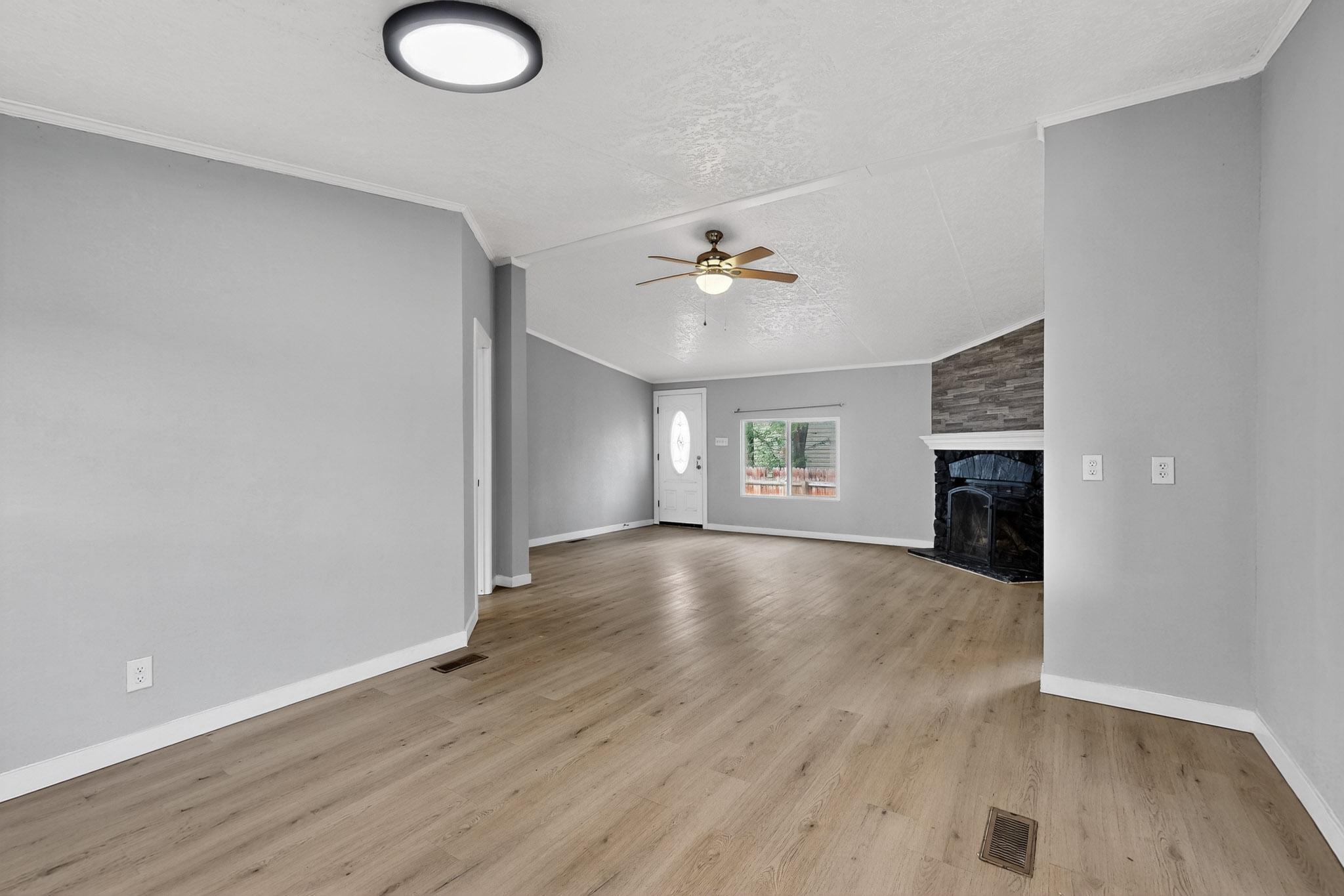 1152 LOS NARDOS Drive SE