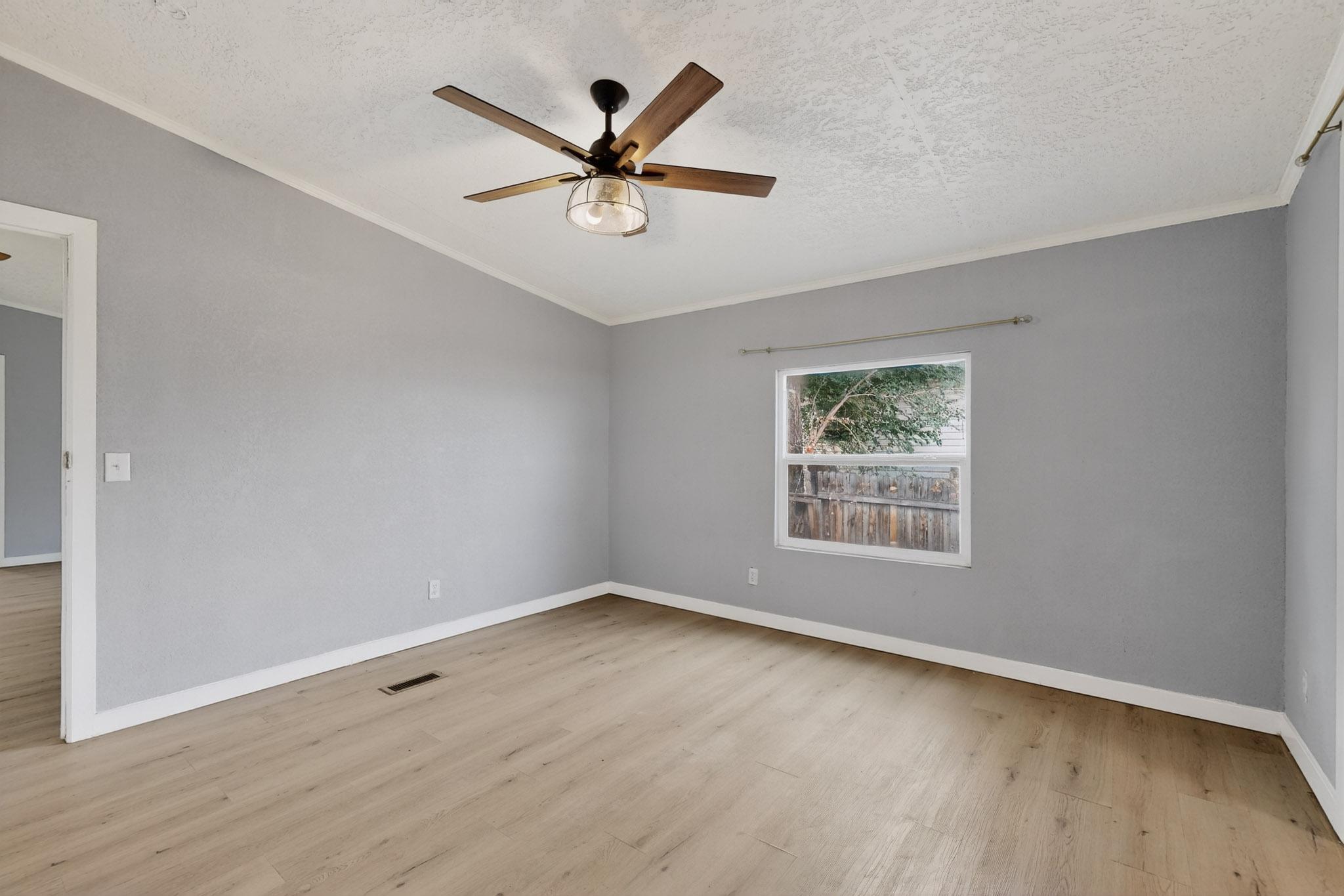 1152 LOS NARDOS Drive SE