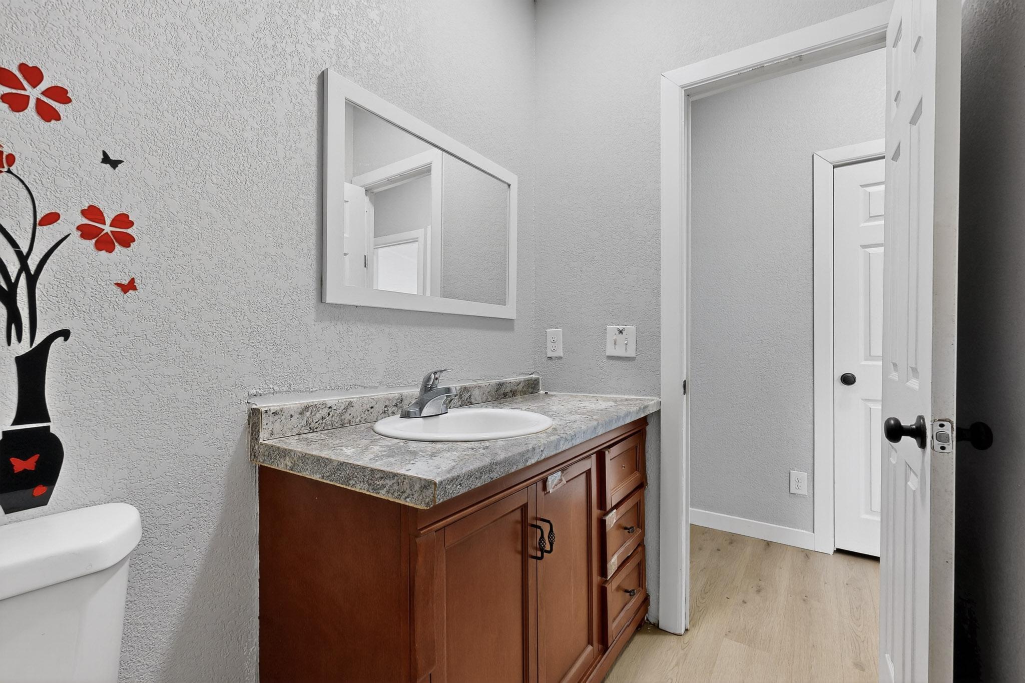 1152 LOS NARDOS Drive SE