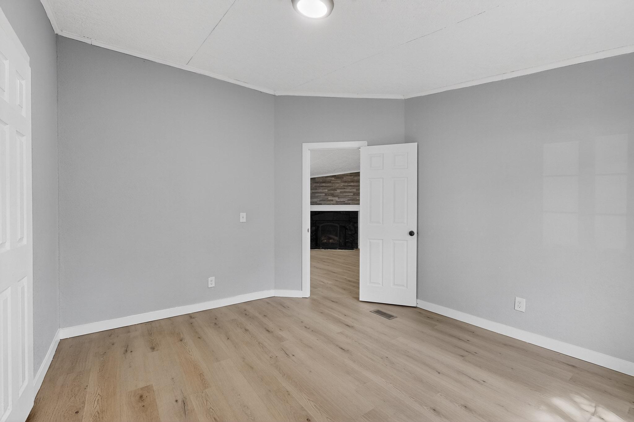 1152 LOS NARDOS Drive SE