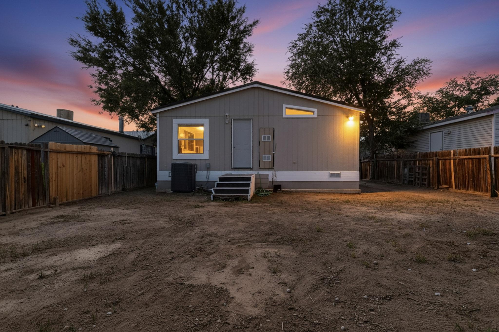 1152 LOS NARDOS Drive SE