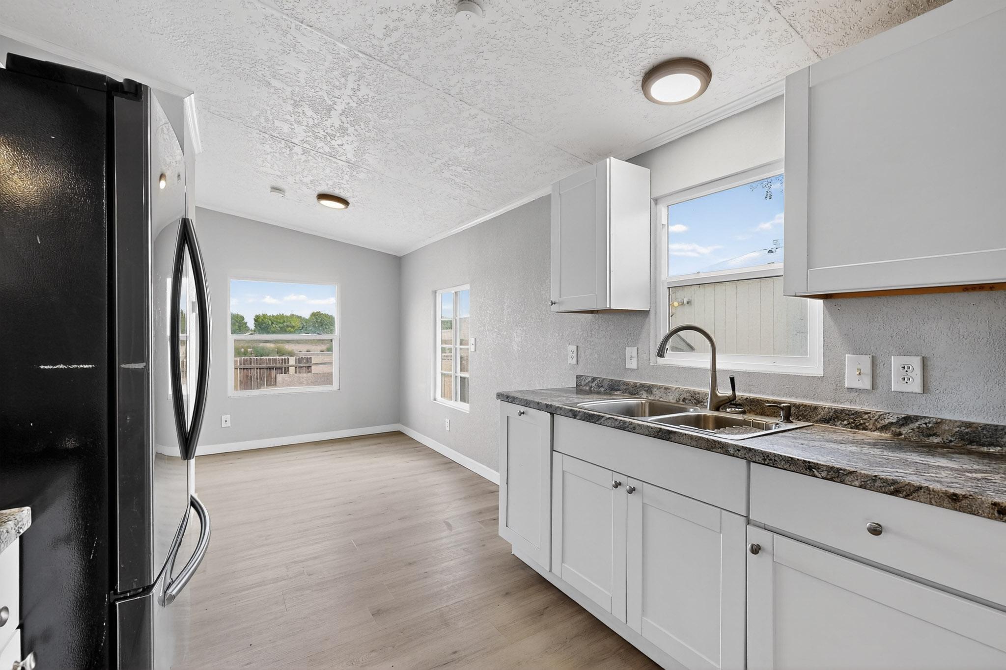 1152 LOS NARDOS Drive SE