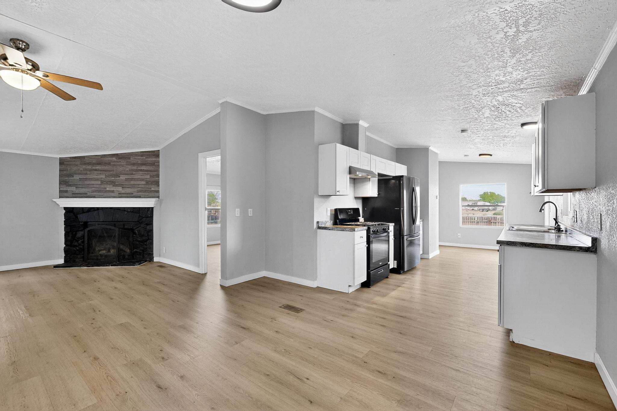 1152 LOS NARDOS Drive SE