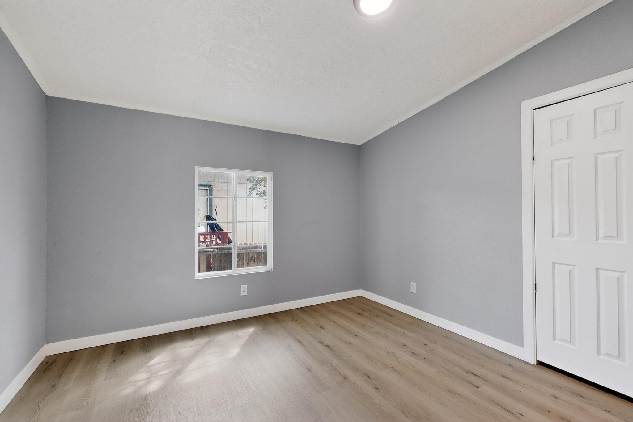 1152 LOS NARDOS Drive SE