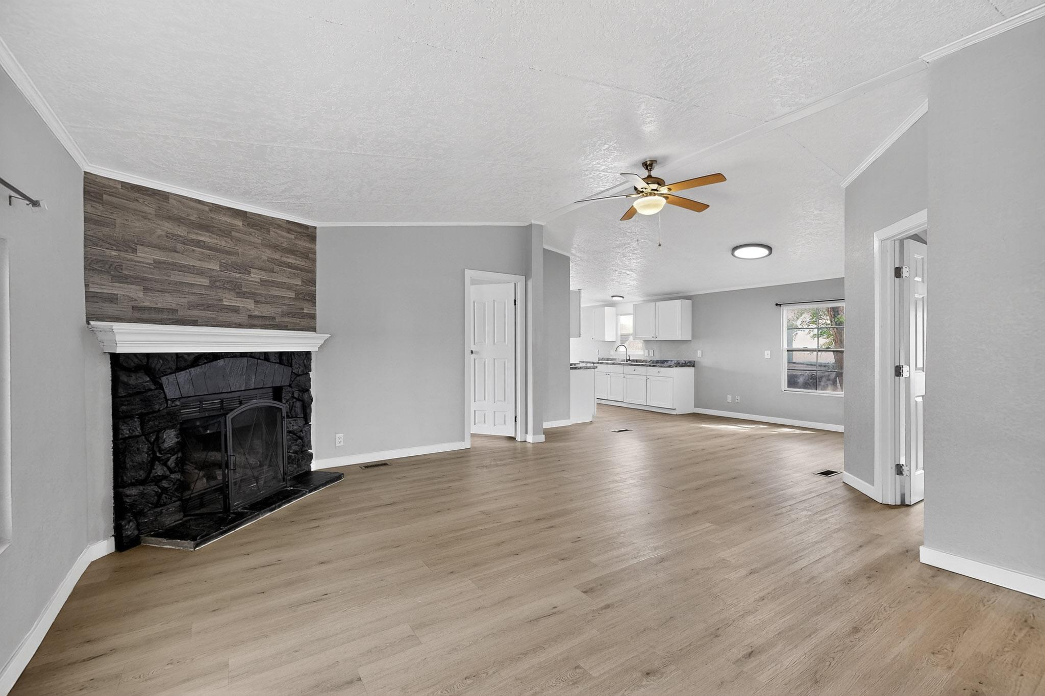 1152 LOS NARDOS Drive SE